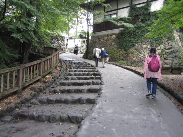 犬山城登山路