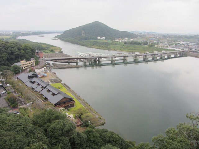 犬山城天守閣眺望木曾川