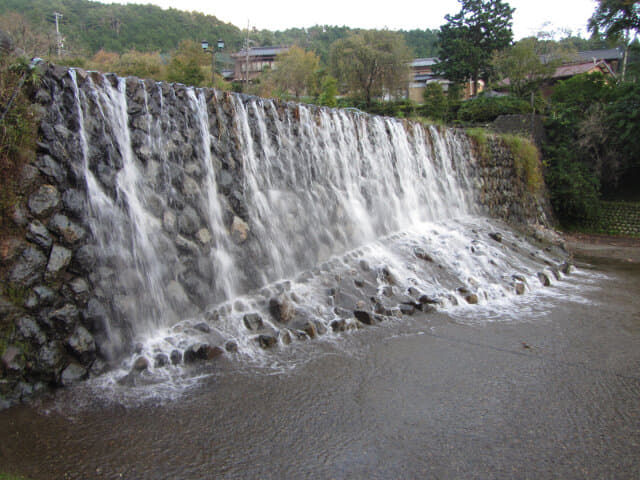 下呂雨情公園 溪流、瀑布