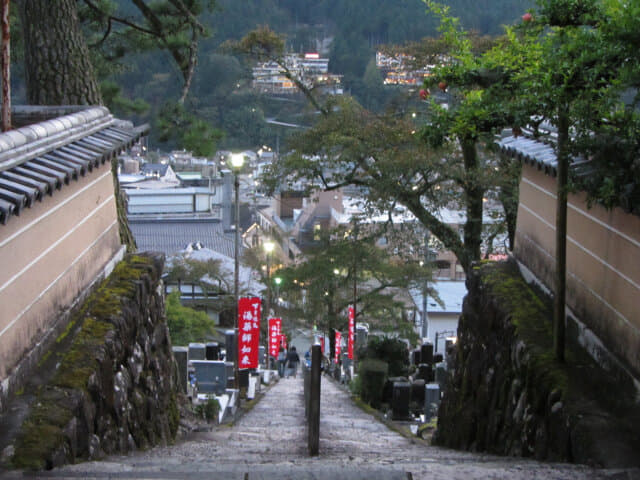 下呂溫泉寺登山石級