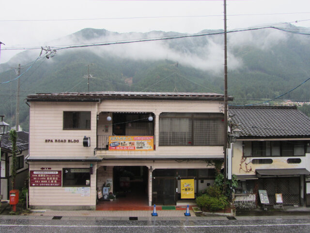 下呂溫泉街．湯の街道通り