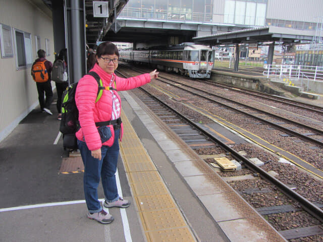 高山駅月台