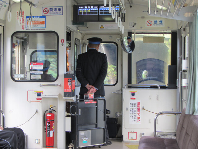 富山縣．猪谷駅乘普通列車往富山市