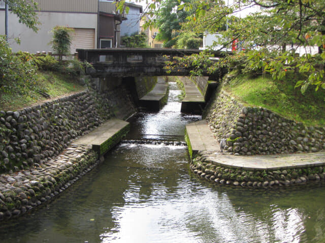 富山市 松川