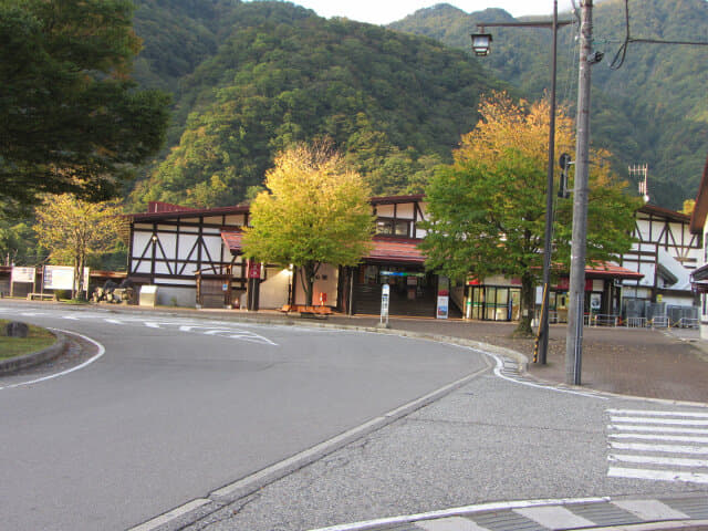 立山町．立山駅