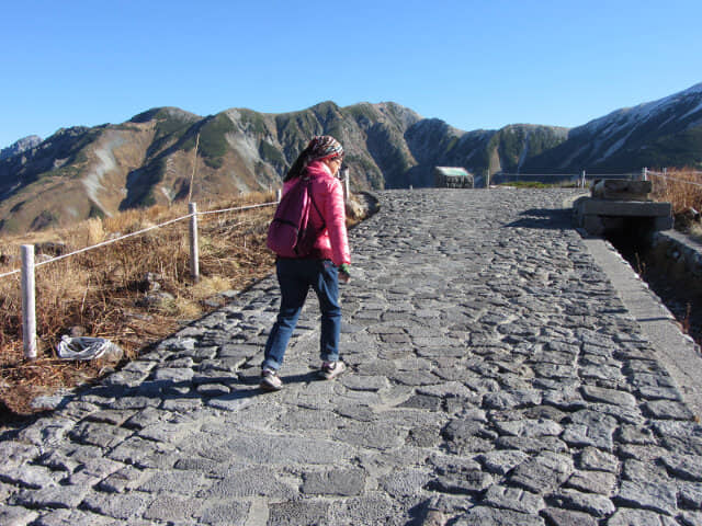 立山室堂 みくりが池周遊コース (御庫裏池回遊路)