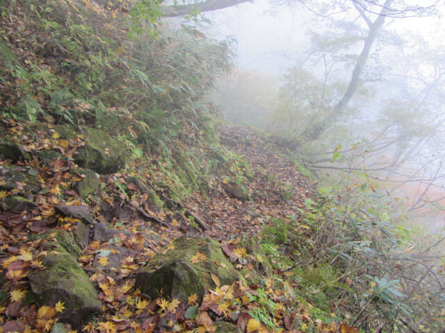 立山八郎坂崎嶇險峻山路