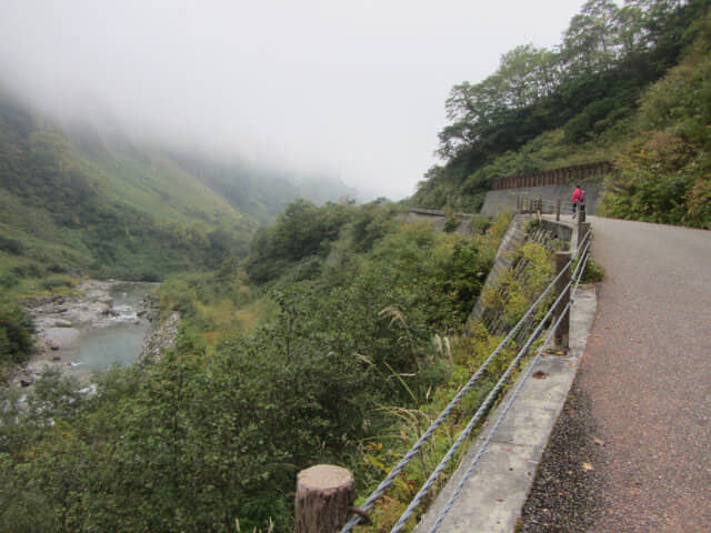 立山．八郎坂登山口 步行到 稱瀑布巴士站 (称名滝巴士站)