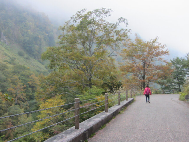 立山．稱瀑布 (称名滝) 入口