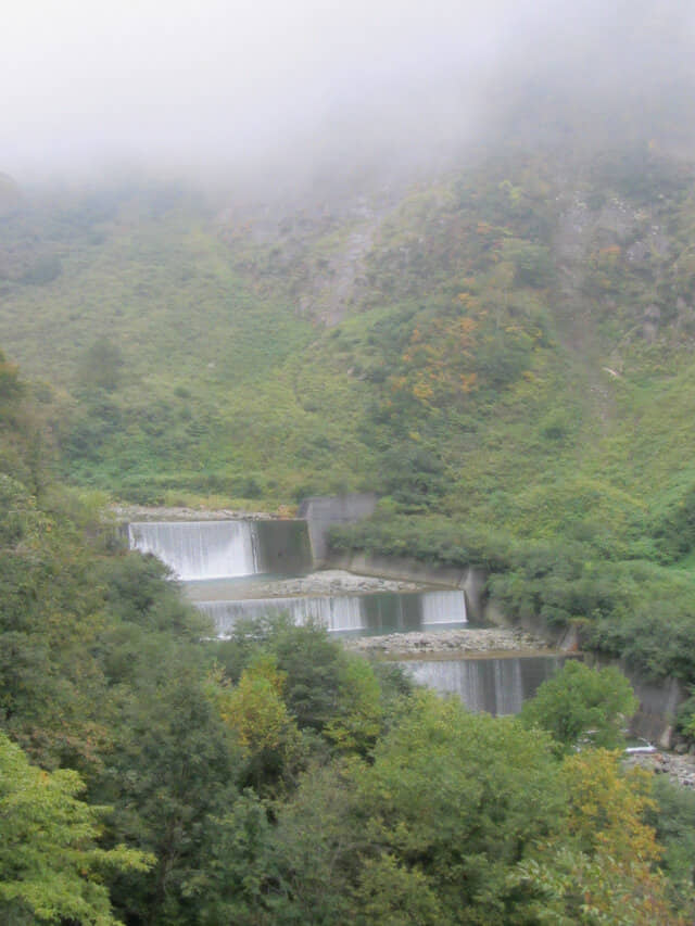 立山．称名川瀑布