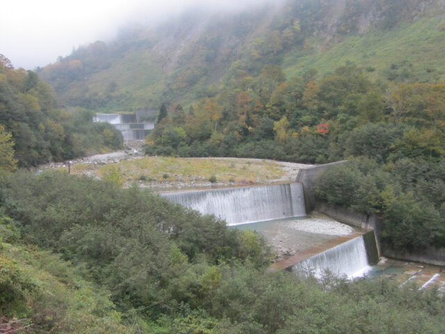 立山．称名川瀑布