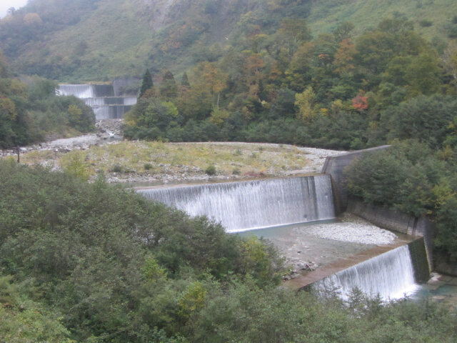 立山．称名川瀑布