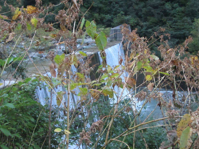 立山．称名川瀑布