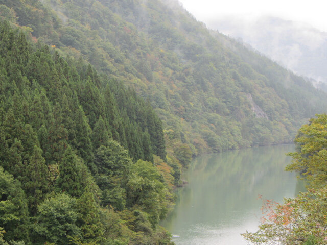 五箇山．菅沼合掌村 庄川