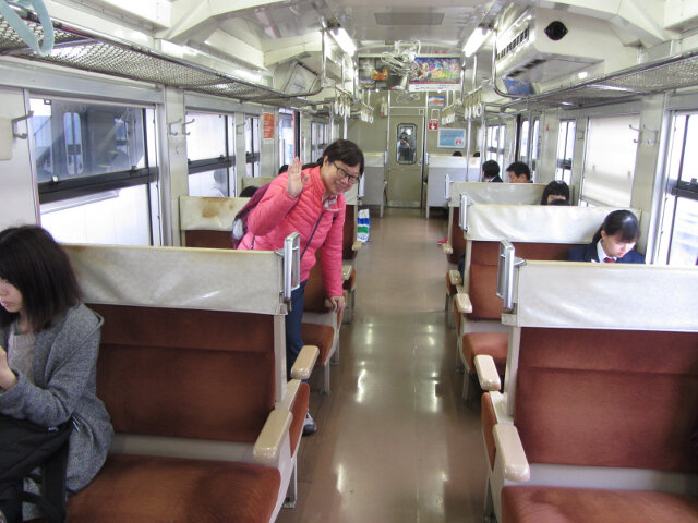 高岡駅．城端線普通火車