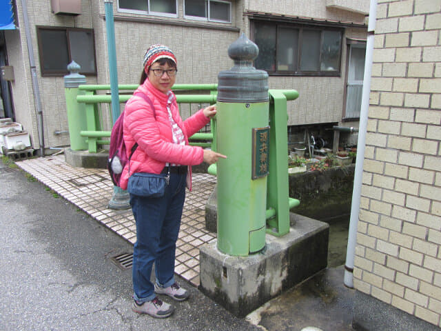 黒部市生地 源兵サの清水