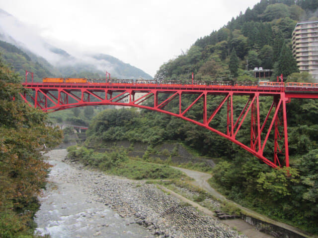 黑部峽谷．新山彥橋