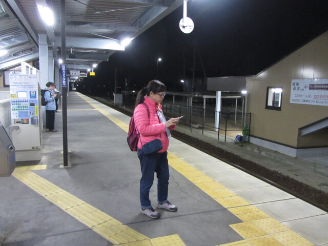 JR新高岡駅 (城端線)月台