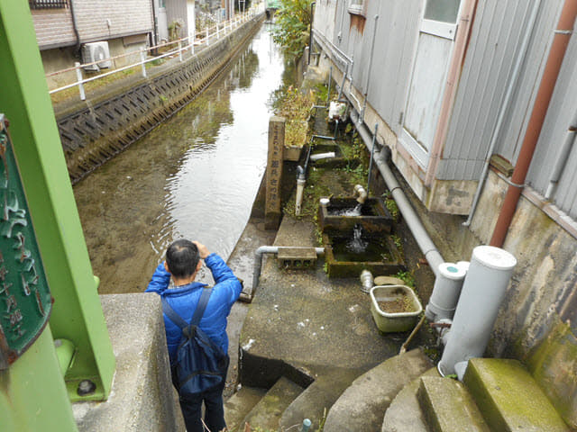 黒部市生地 源兵サの清水