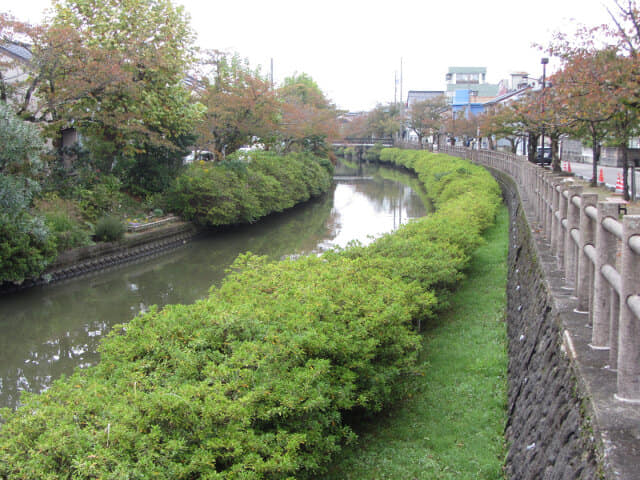 冰見市．湊川風景