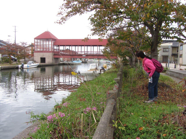 新湊內川運河．放生津橋