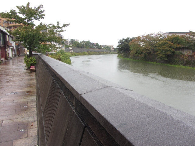 金澤 浅野川畔