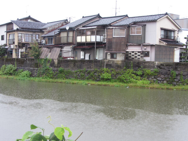 金澤 浅野川畔