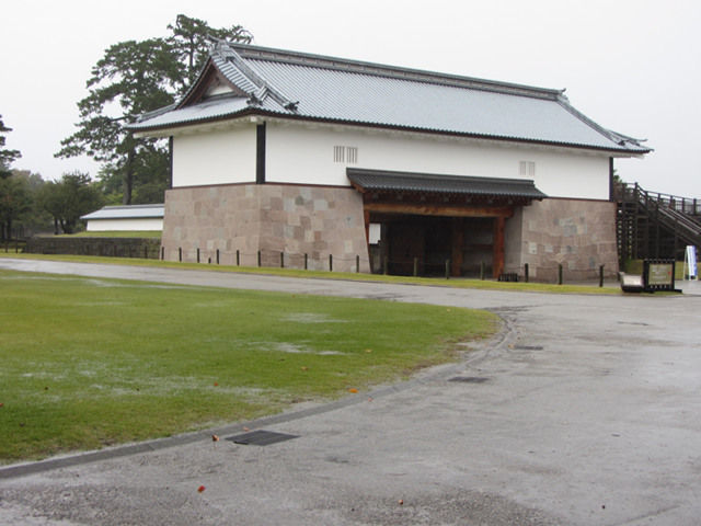 金澤城公園．河北門