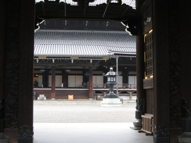 京都東本願寺 烏丸通正門(大師堂門)