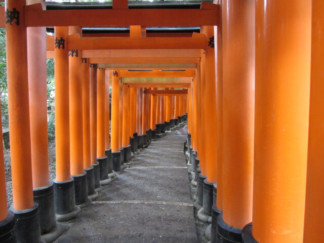 京都伏見稻荷大社．千本鳥居