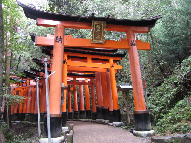 京都伏見稻荷大社．千本鳥居