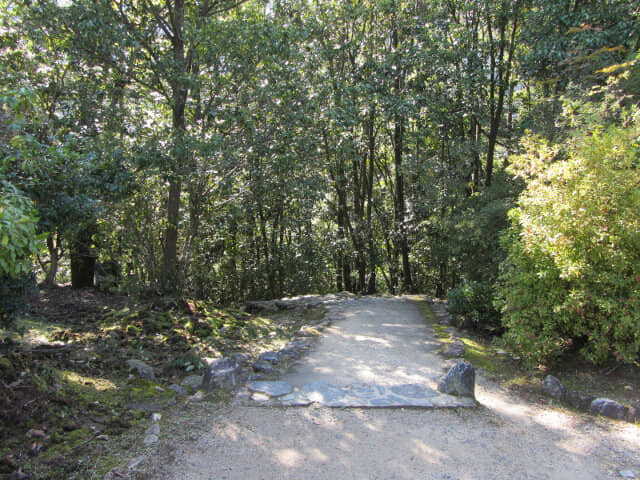 京都嵐山．龜山公園往保津川畔山路