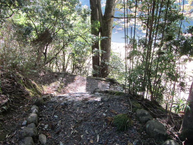 京都嵐山．龜山公園往保津川畔山路