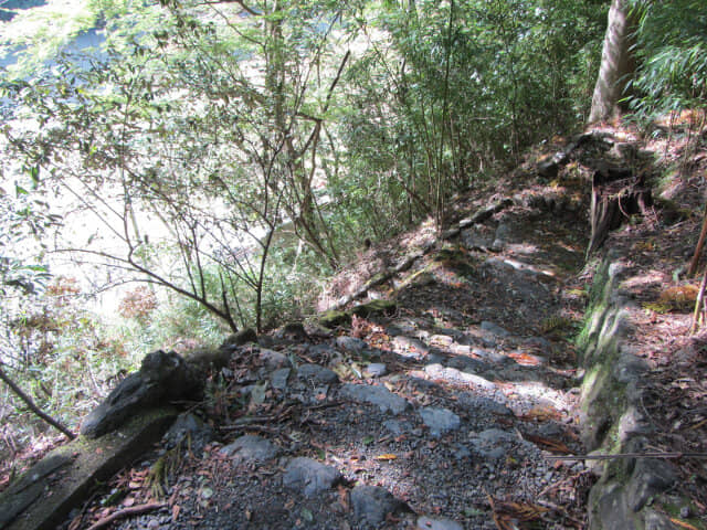 京都嵐山．龜山公園往保津川畔山路