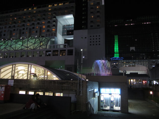 京都駅前廣場 晚上音樂噴泉表演