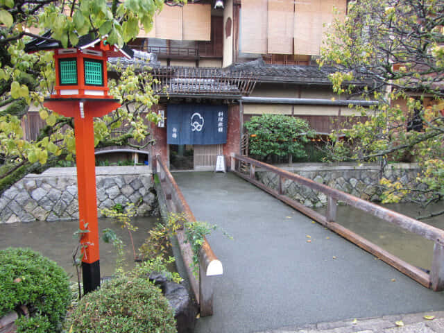 京都祇園．白川南通花街 白梅 料理旅館