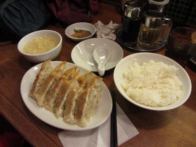 京都錦市場 万豚記餐館 餃子定食