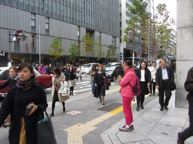 京都 四條通商店街、烏丸通十字路口